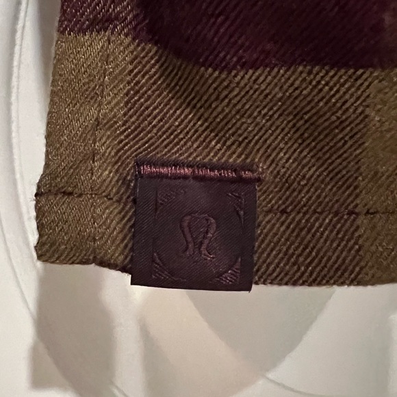 Lululemon Checkered Flannel Button Up Large - Picture 4 of 4